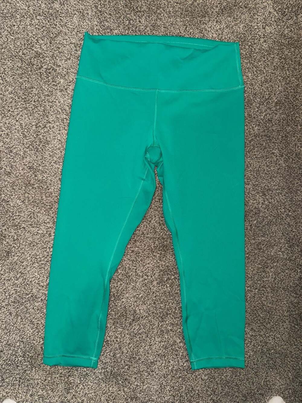 Lululemon Align High-Rise Crop 23" in Maldives Green